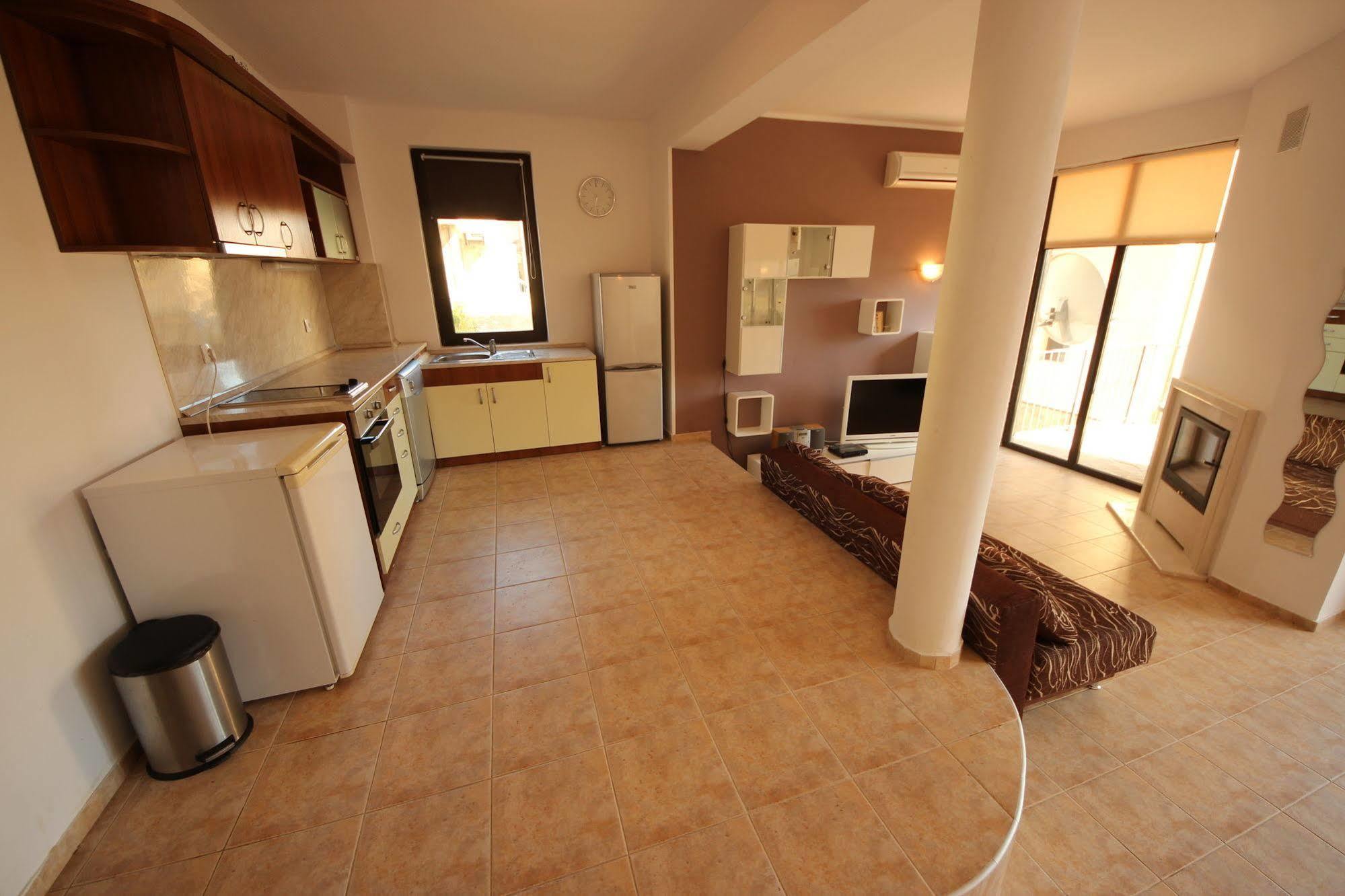 Menada Sunny Hill Villa Kosharitsa Exteriér fotografie
