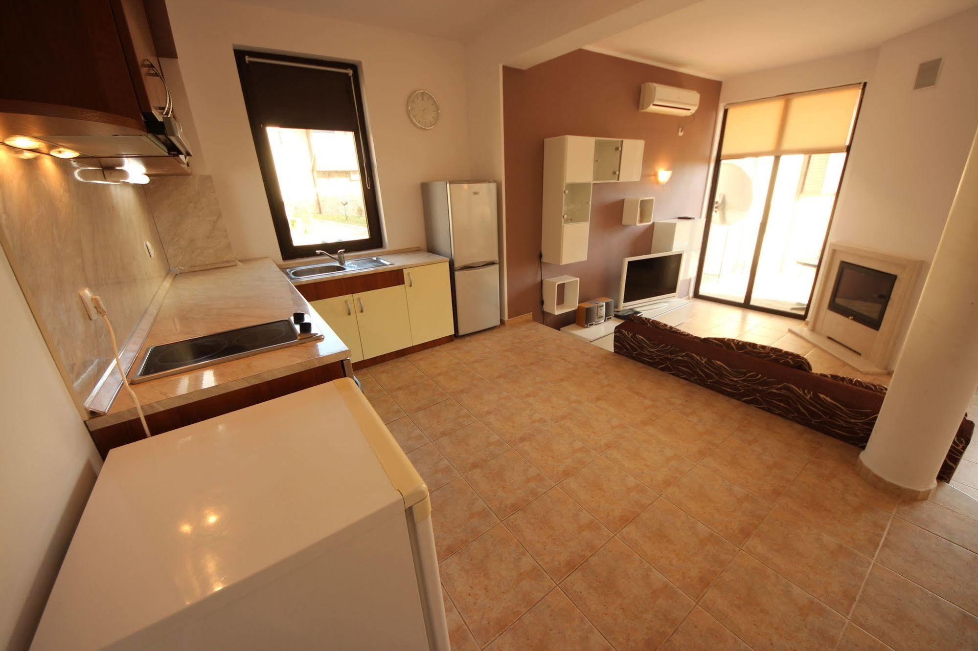 Menada Sunny Hill Villa Kosharitsa Exteriér fotografie